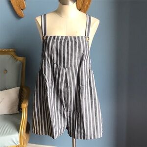 NWOT Dark gray & white striped shortalls, overall shorts, size XXL/2XL